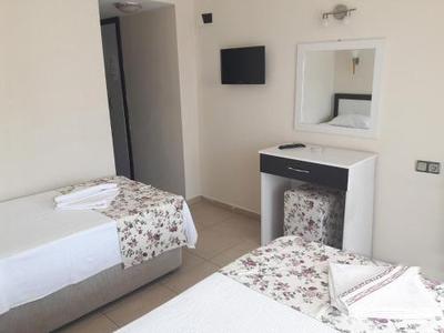 Moni Hotel