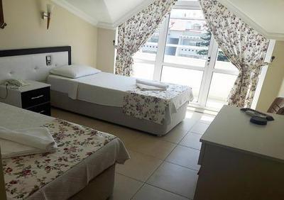 Moni Hotel