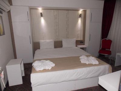 Lovcen House Hotel