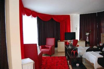 Tuana Hotel