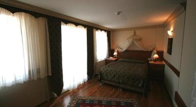 Grand Peninsula Hotel