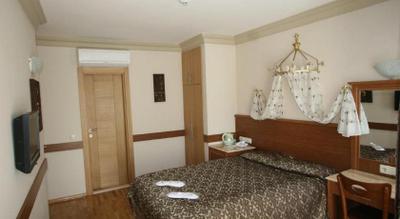 Grand Peninsula Hotel
