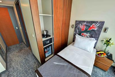 All Inn Hotel