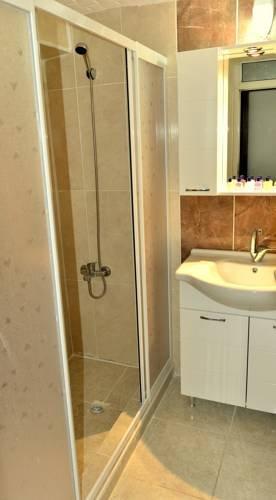 Varan Hotel