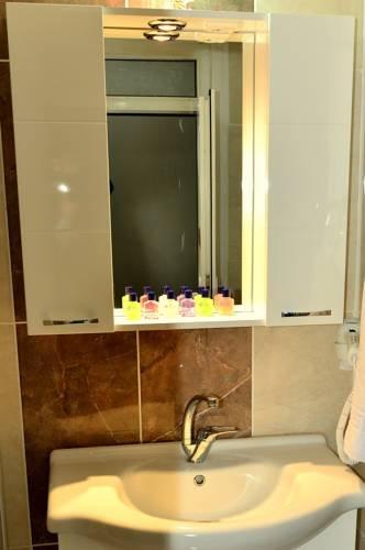 Varan Hotel
