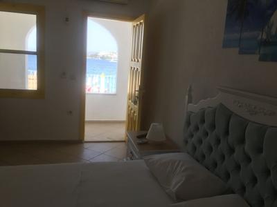 Estrella Beach Hotel