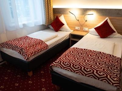 Hotel Mona