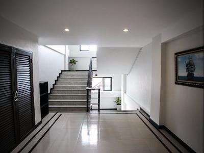 The Season Residence