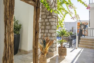 Noa Suite Hotel