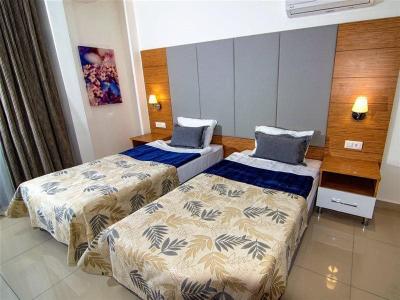 Crystal Towers Apart Hotel