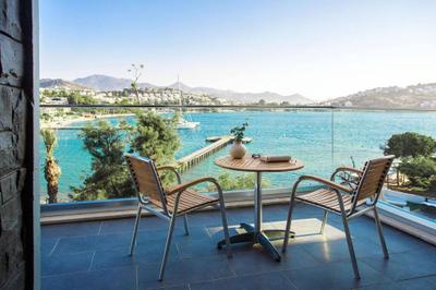 Mare Suites Hotel