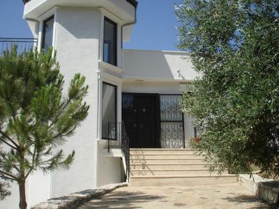 Olivera Villa