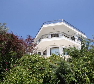 Olivera Villa
