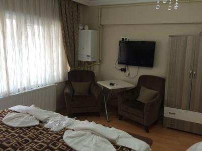 Black Bird Suite Hotel