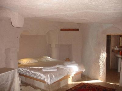 Wonderland Cave Hotel