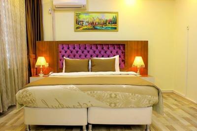 Hotelium 1