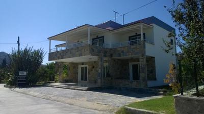 Ugur Apart