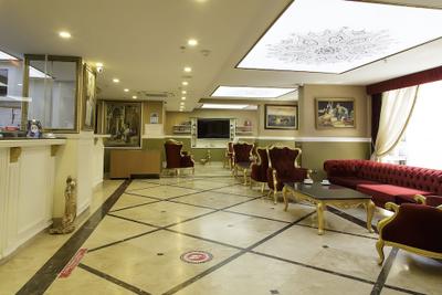 River Hotel