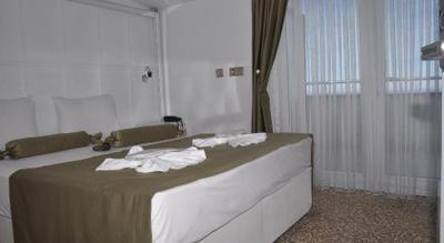 Safari Hotel