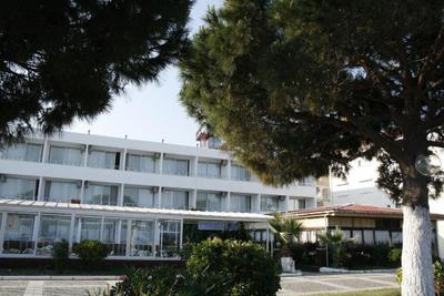 Yarar Hotel