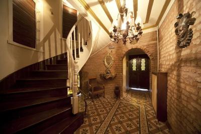 Palation House