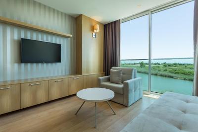 Aska River Side