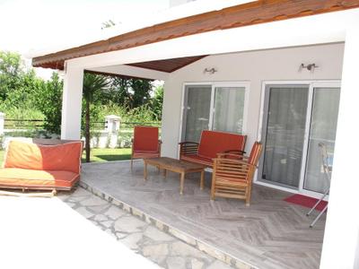 Crescent Villa