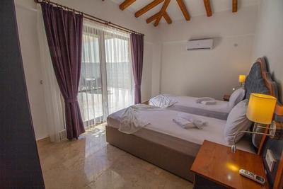 Tarzan Family Hotel