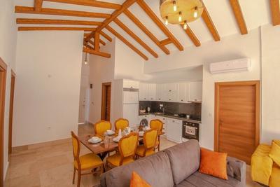 Tarzan Family Hotel