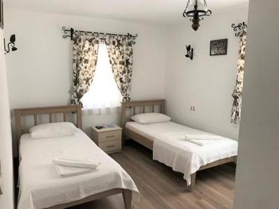 Ada Hotel