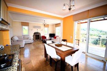 Villa Fatos