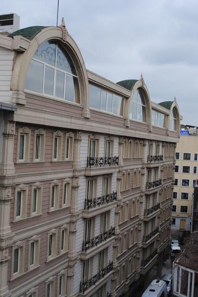 Blue Marmaray Apart