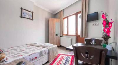 Walton Balat Residence