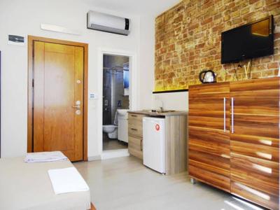 Leon Suites