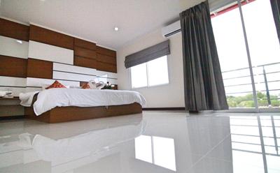 Ttt Hotel