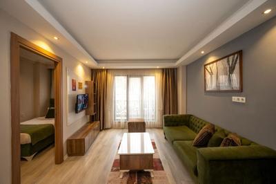 Taksim Marida Suit