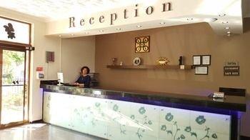 Kleopatra Togan Suit Hotel