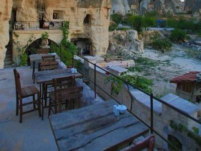 Emilys Cave House