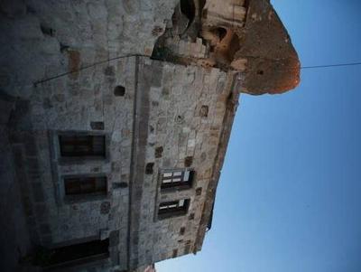 Emilys Cave House