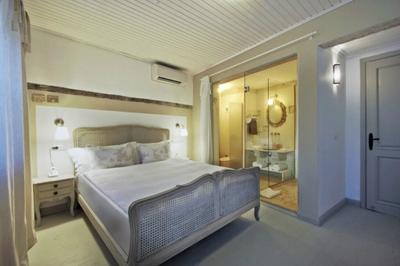 128A Hotel