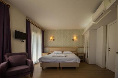 Clementine Suites
