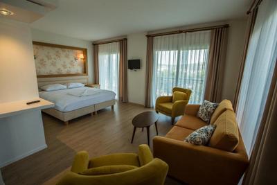 Clementine Suites