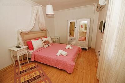 Monat Hotel