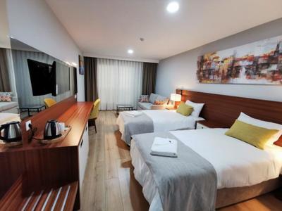 Ada Hotel
