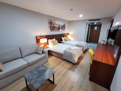 Ada Hotel