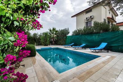Villa Cona By Villatatilin