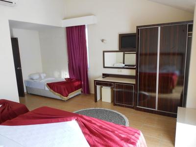 Park Side Hotel