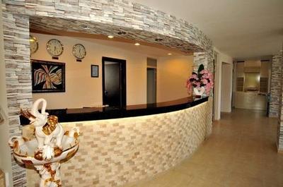 Park Side Hotel