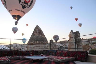 Rose Cave Hotel