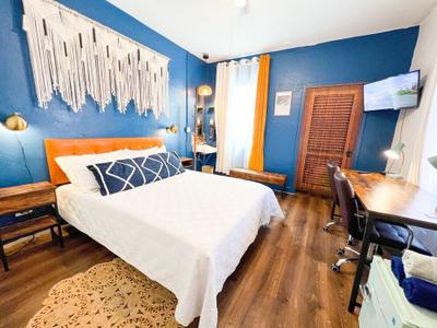 ITH San Diego Mission Beach Backpacker Hostel